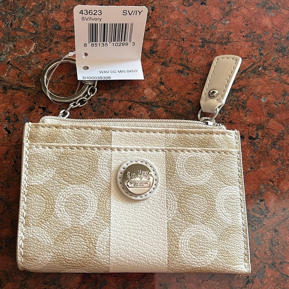 Coach Signature Leather ID/Key Card Case NWT - Picture 1 of 6